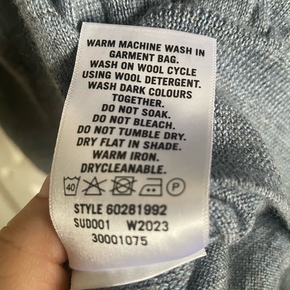 Trenery Australian Wool Blue V-Neck Sweater. Pre-Owned. - Picture 3 of 5